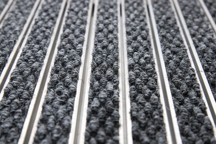 Reinforced Entrance Mat on Aluminum Structure 17R